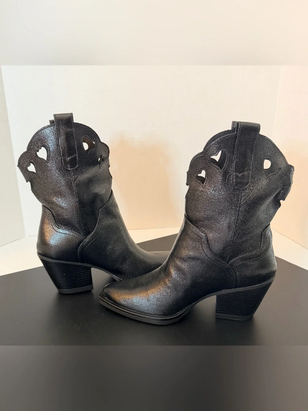 Black Shimmer Heart Shape Cutout Shaft Trim Western Ankle Booties Size 7
